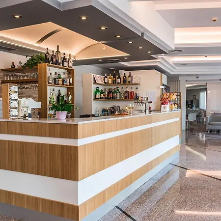 Hotel Mara 3*